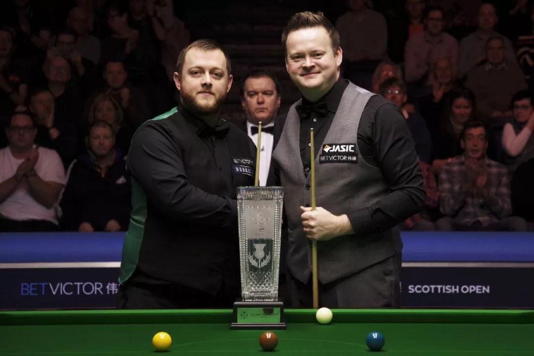 塞恩斯与查 塞恩斯与查