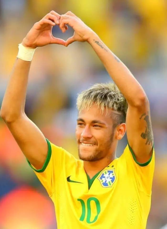 手浮出水面 手浮出水面