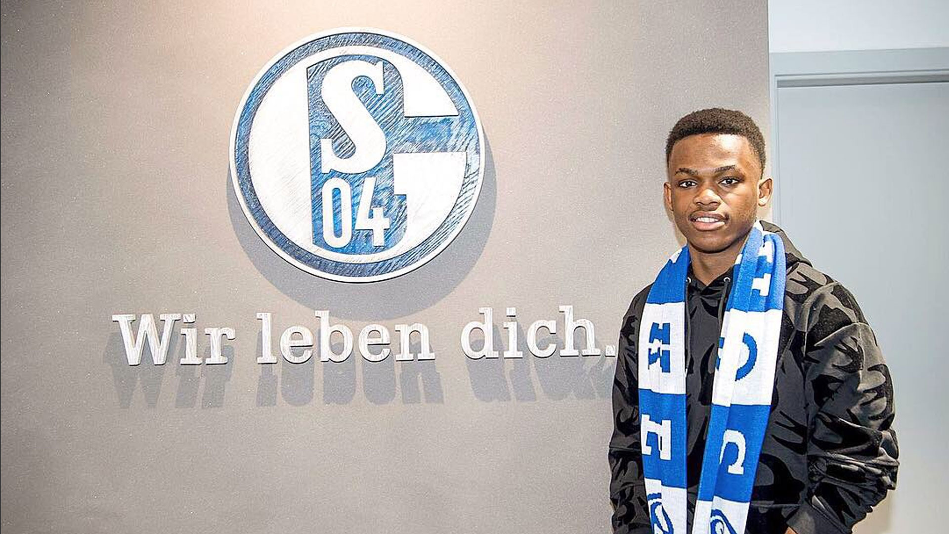 恰恰象征着 恰恰象征着